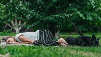 Een uur yoga nidra staat gelijk aan vier uur slaap