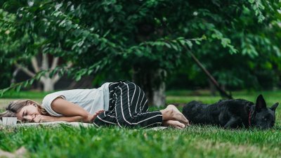 Een uur yoga nidra staat gelijk aan vier uur slaap